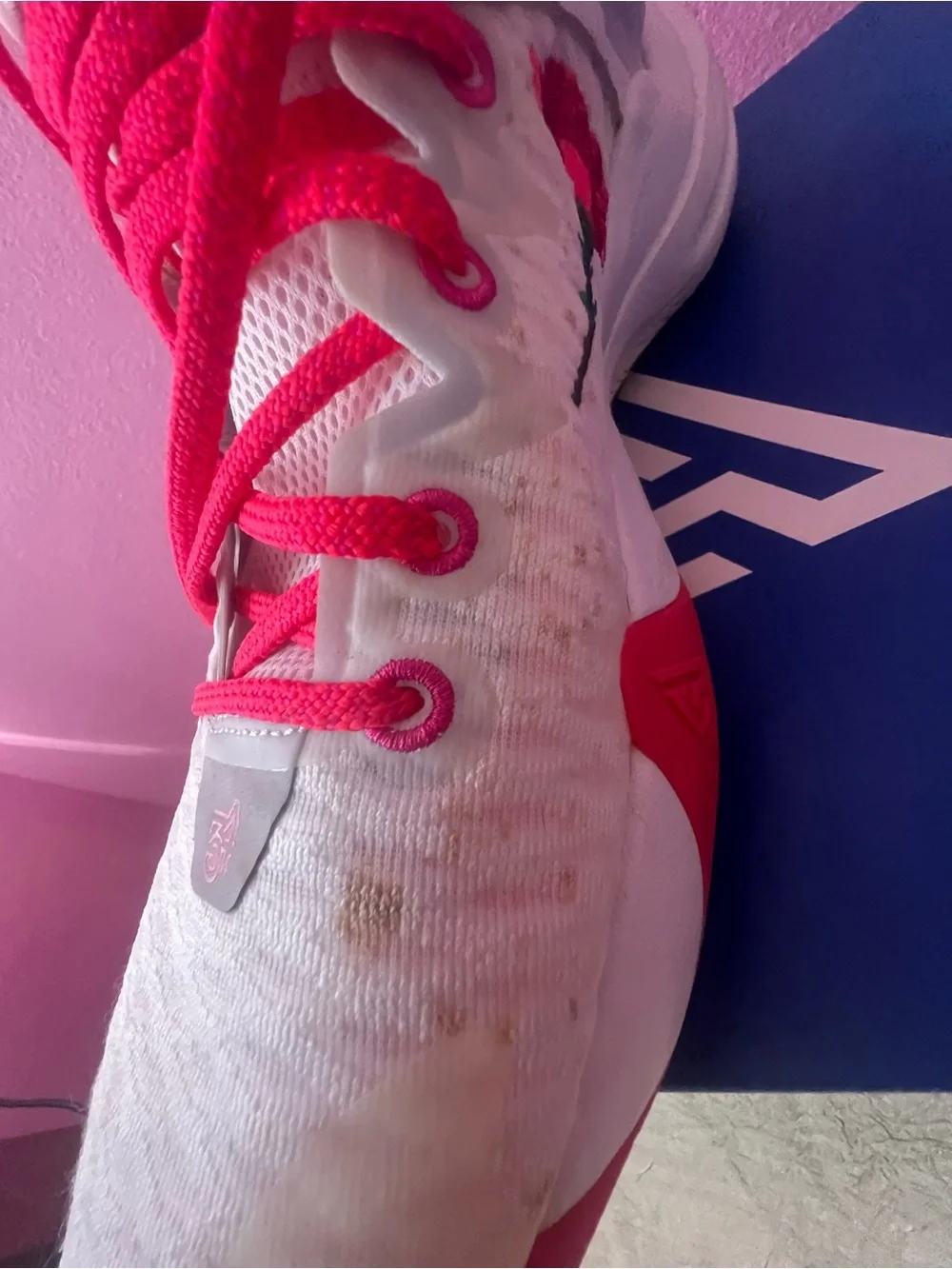 Nike Giannis Immortality 3 White Pink Basketball Shoes Men’s Size 10